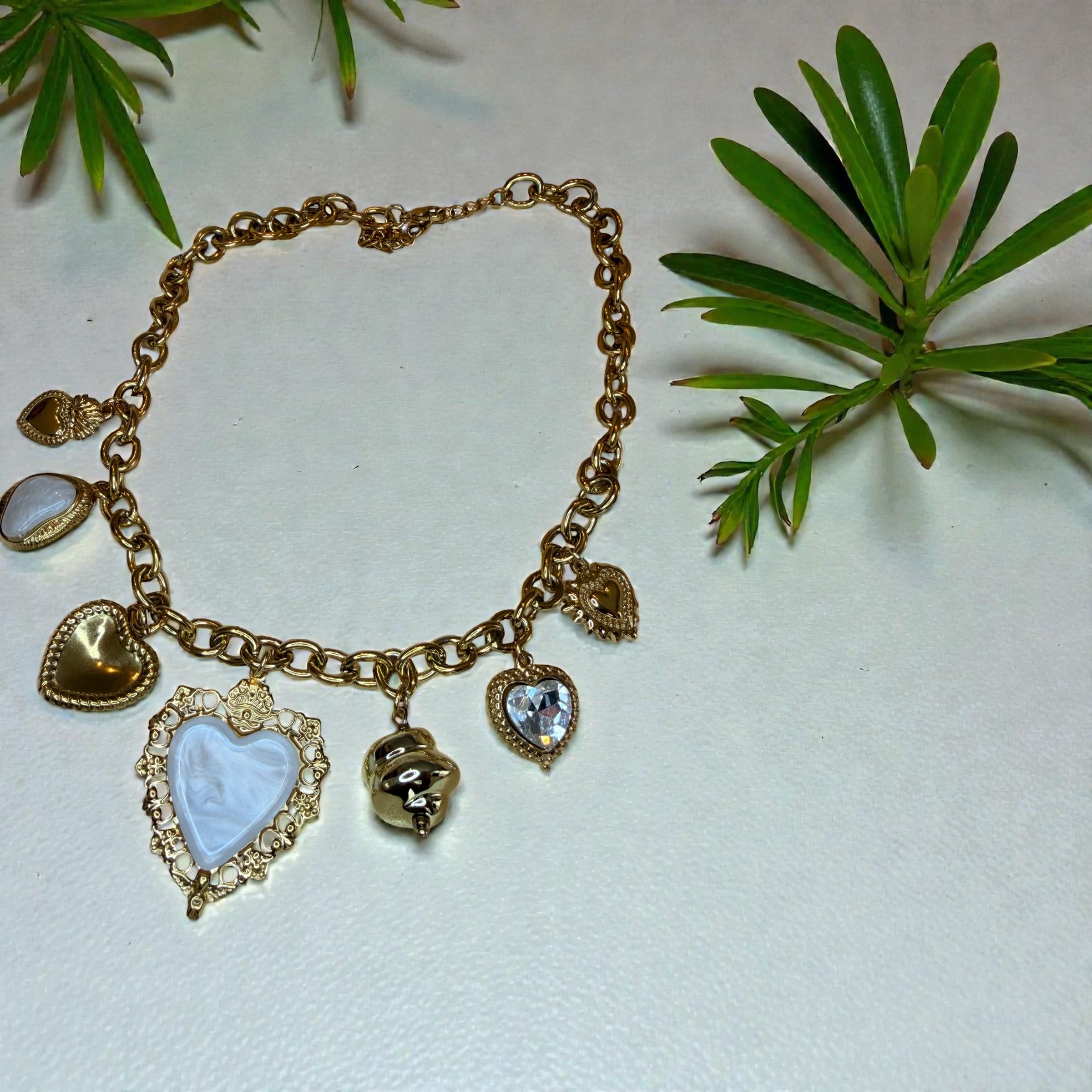Collier Reine de coeur